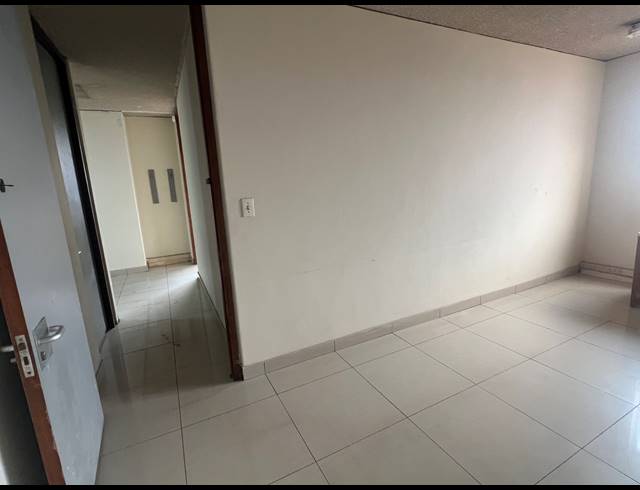 1,300M² BUILDING TO LET IN STRIJDOMPARK